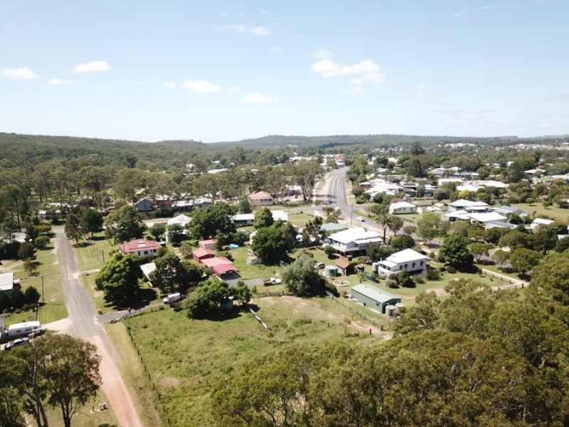 16 Hayden Street, Crows Nest QLD 4355