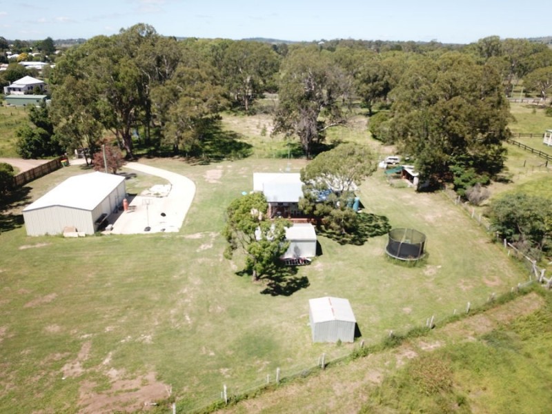 16 Hayden Street, Crows Nest QLD 4355