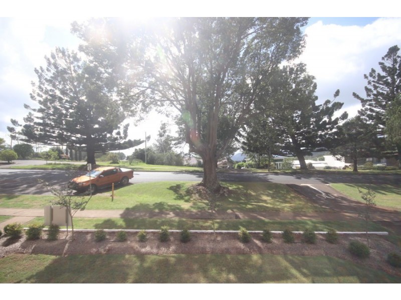 4/33-35 Tourist Road, East Toowoomba QLD 4350