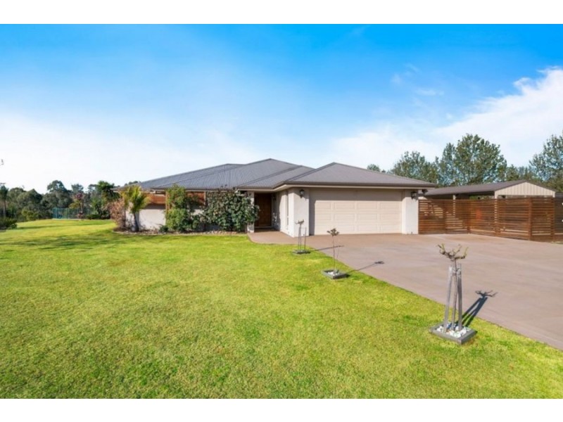 4 Angus Street, Highfields QLD 4352