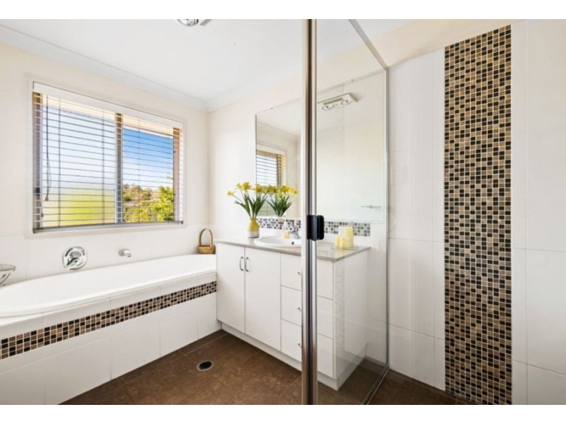 4 Angus Street, Highfields QLD 4352