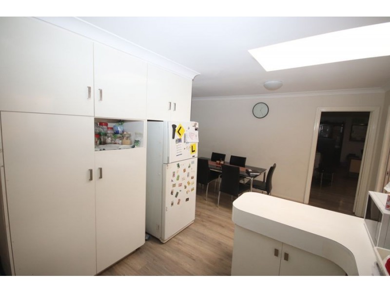 10 Tatum Crt, Glenvale QLD 4350