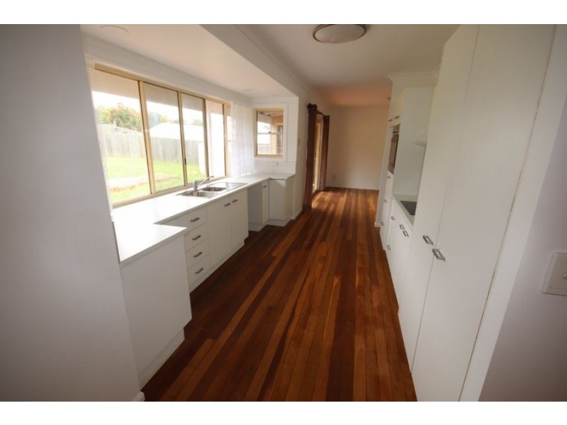 7 Aphrah Street, Crows Nest QLD 4355