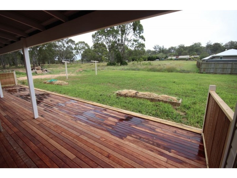 7 Aphrah Street, Crows Nest QLD 4355