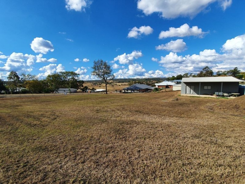 8 Birdsong Court, Gowrie Junction QLD 4352