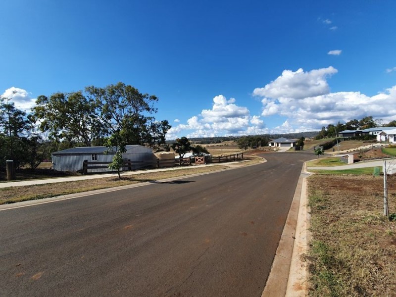8 Birdsong Court, Gowrie Junction QLD 4352