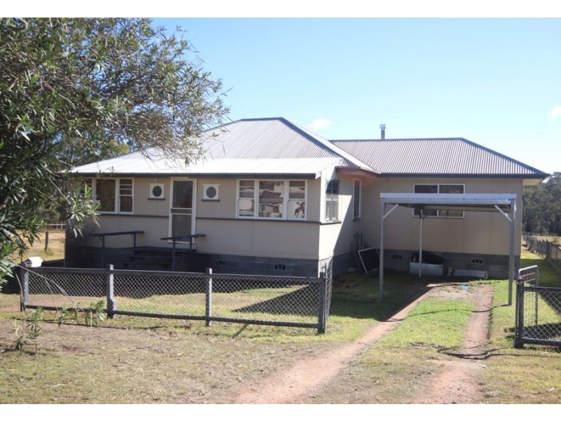 28 Albert Street, Crows Nest QLD 4355