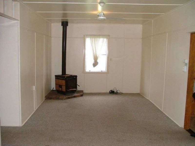 28 Albert Street, Crows Nest QLD 4355