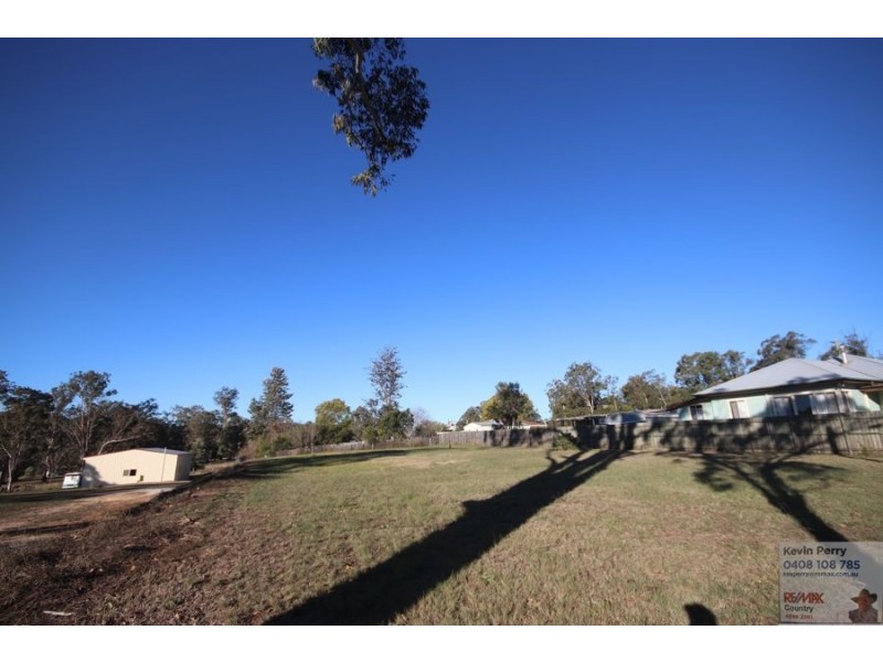 48 Dale Street, Crows Nest QLD 4355
