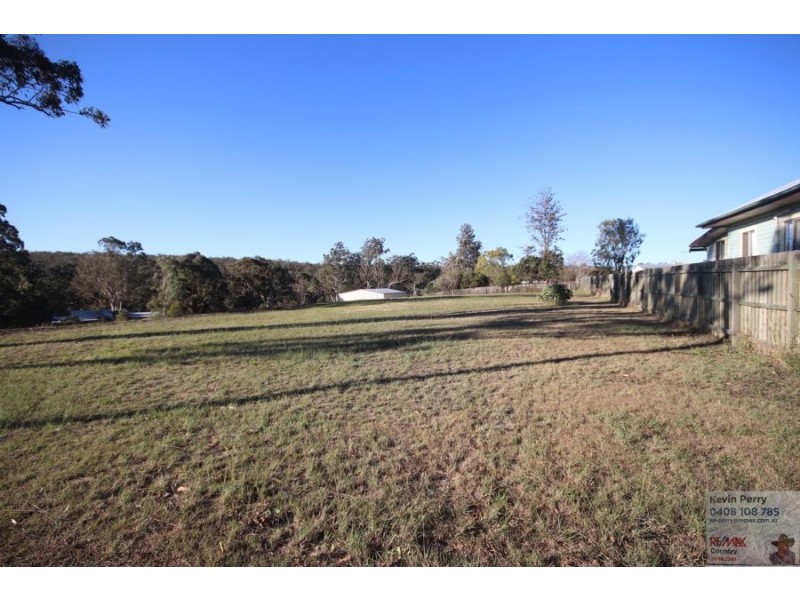 48 Dale Street, Crows Nest QLD 4355