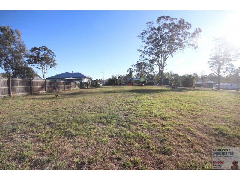 48 Dale Street, Crows Nest QLD 4355