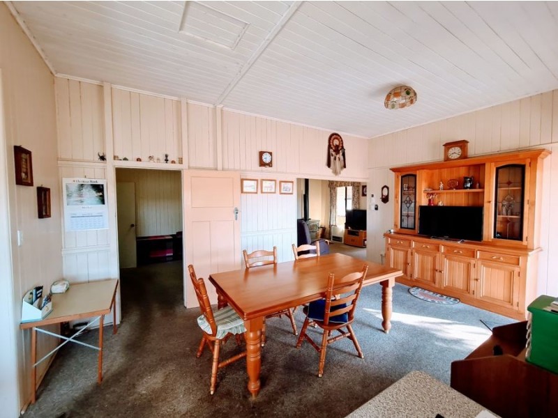 108 Thuns Road, Goombungee QLD 4354