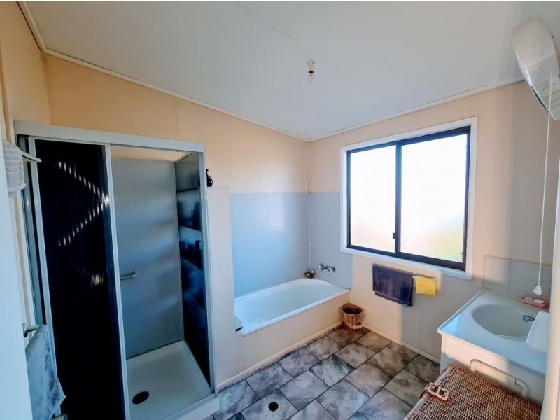 108 Thuns Road, Goombungee QLD 4354