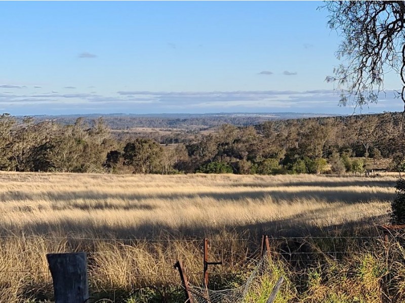 108 Thuns Road, Goombungee QLD 4354