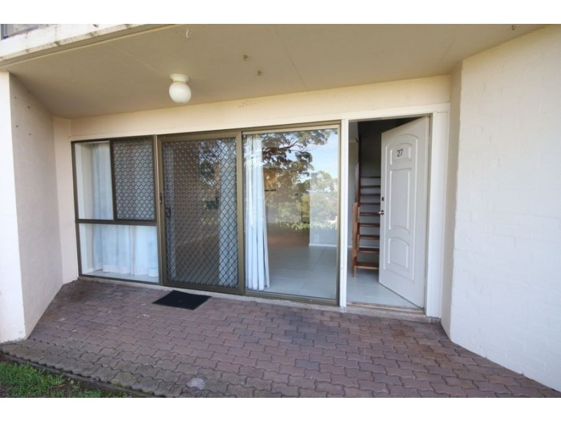 Unit 27, 2 Benjamin Street, Mount Lofty QLD 4350