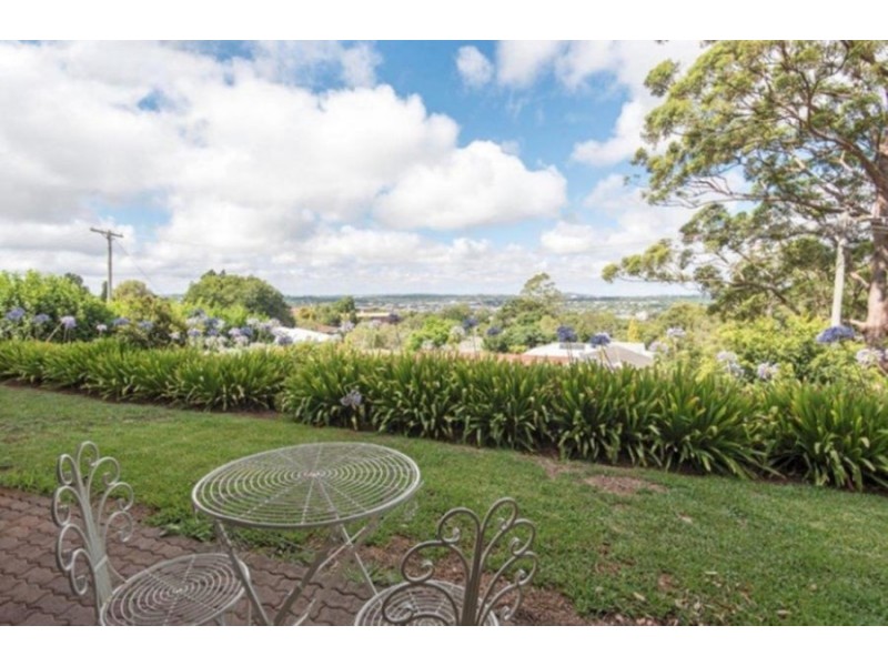 Unit 27, 2 Benjamin Street, Mount Lofty QLD 4350