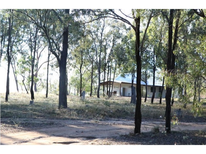 5589 New England Highway, Emu Creek QLD 4355