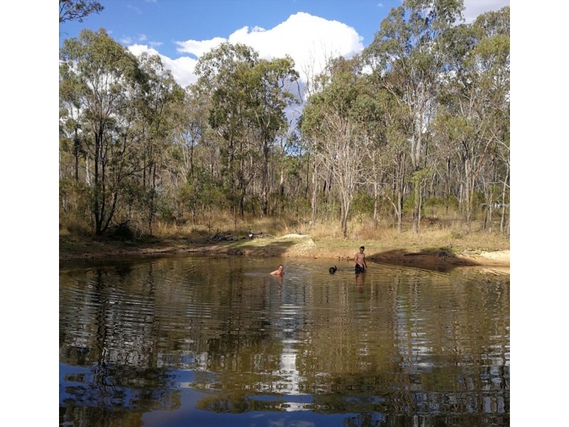 5589 New England Highway, Emu Creek QLD 4355