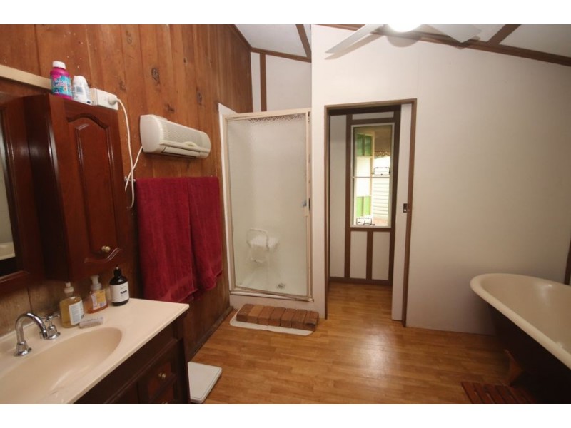 163 Ravensbourne Dip Road, Ravensbourne QLD 4352