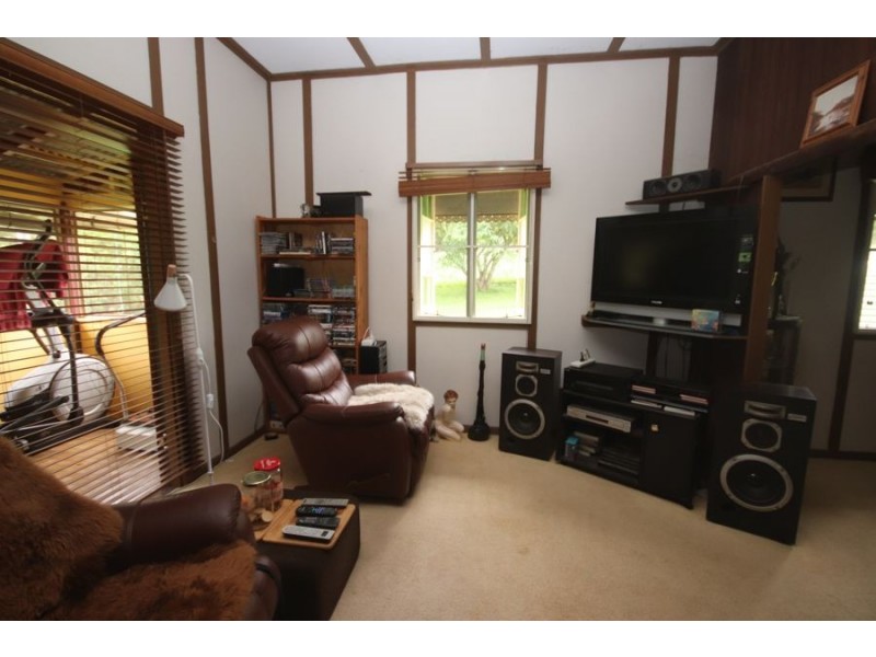 163 Ravensbourne Dip Road, Ravensbourne QLD 4352