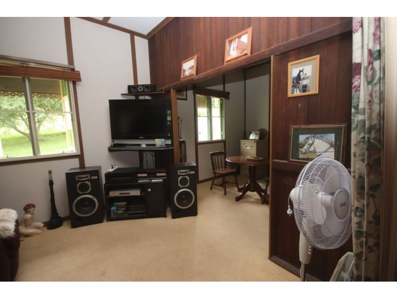 163 Ravensbourne Dip Road, Ravensbourne QLD 4352
