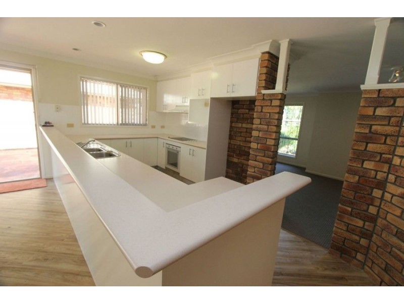 4 Cristina Court, Highfields QLD 4352