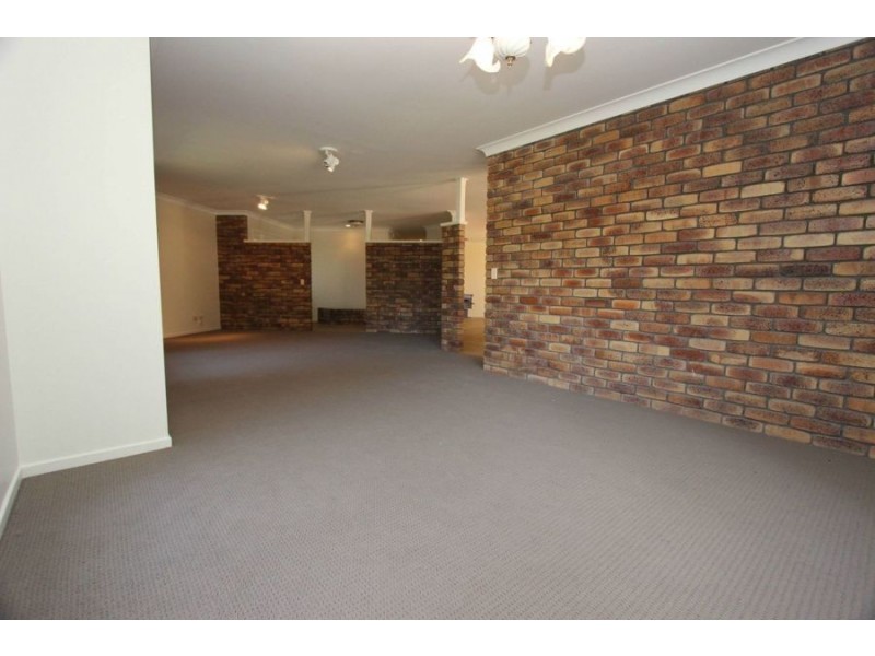 4 Cristina Court, Highfields QLD 4352