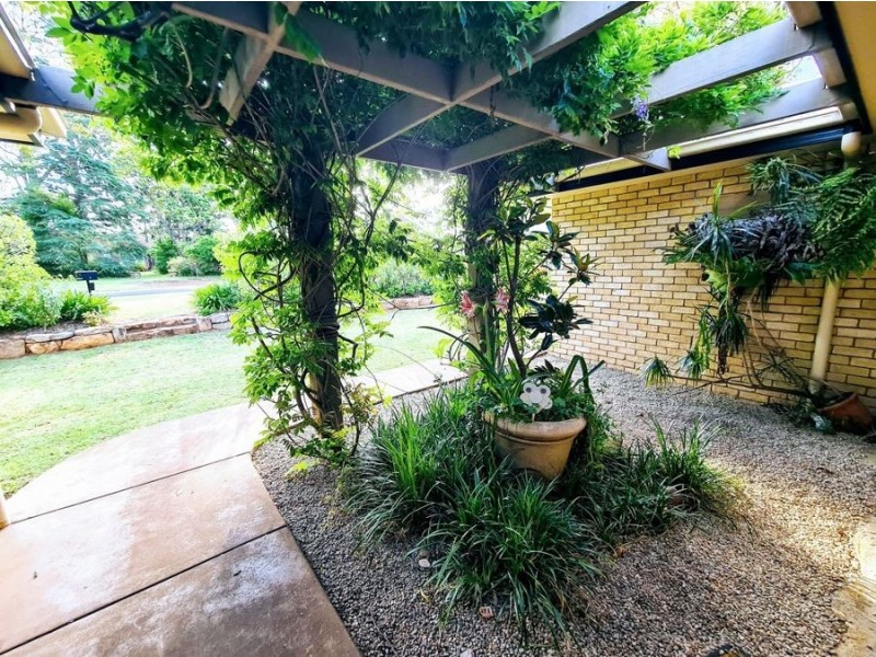 2 Kookaburra Court, Highfields QLD 4352