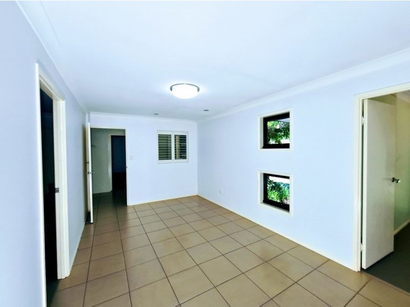 2 Kookaburra Court, Highfields QLD 4352