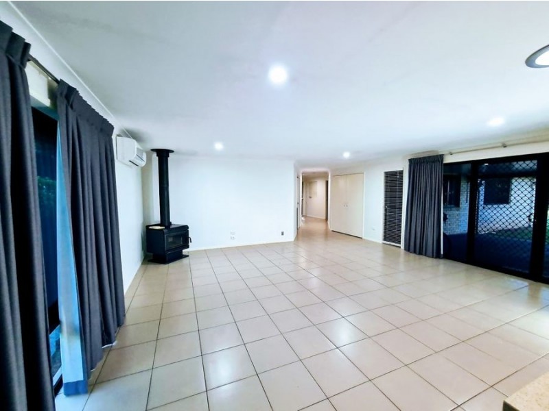 2 Kookaburra Court, Highfields QLD 4352