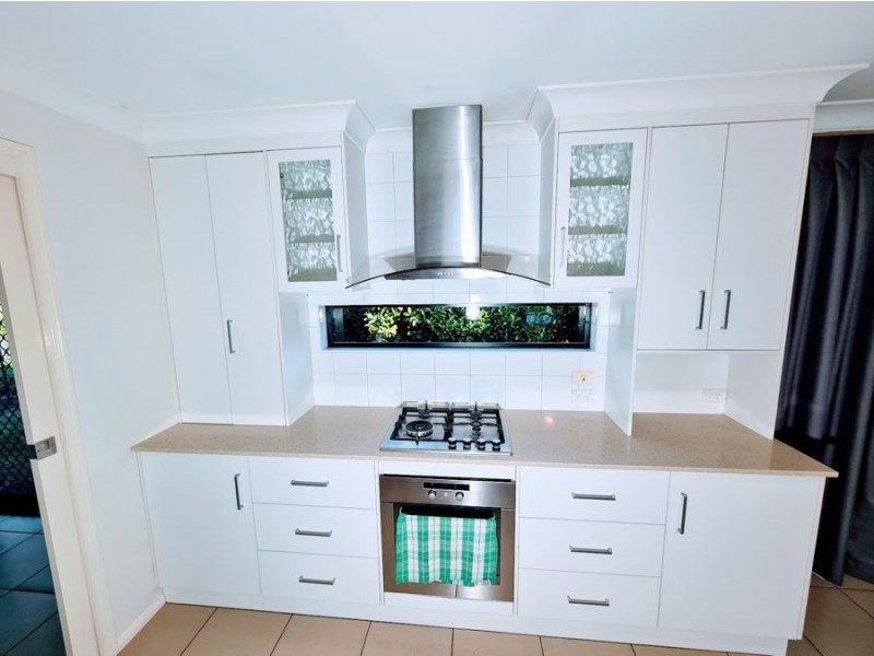 2 Kookaburra Court, Highfields QLD 4352
