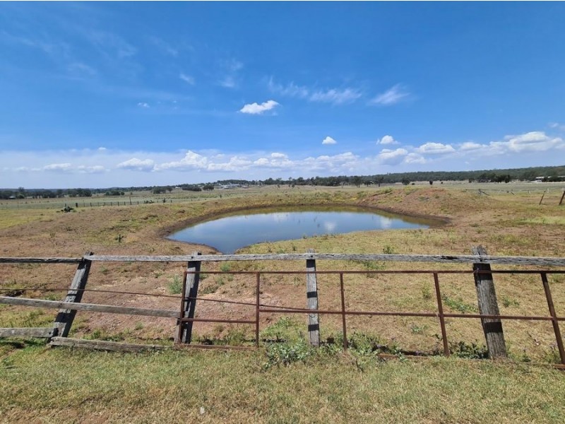 2073 Kingsthorpe Haden Road, Goombungee QLD 4354