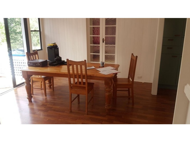 18 Esk Street, Crows Nest QLD 4355