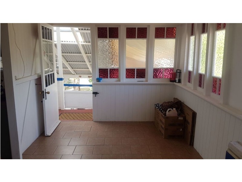 18 Esk Street, Crows Nest QLD 4355