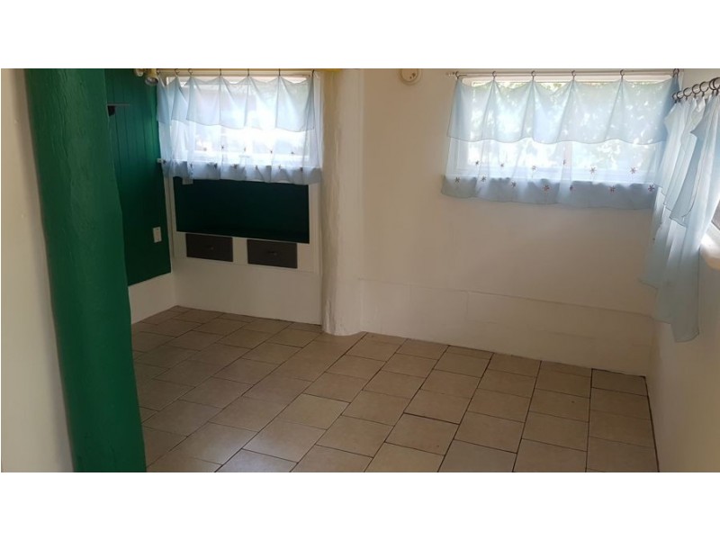 18 Esk Street, Crows Nest QLD 4355