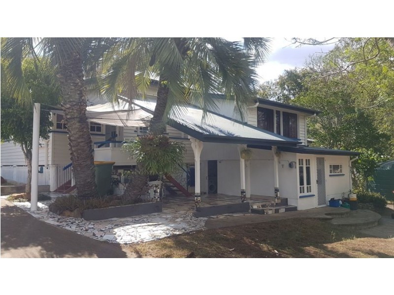 18 Esk Street, Crows Nest QLD 4355