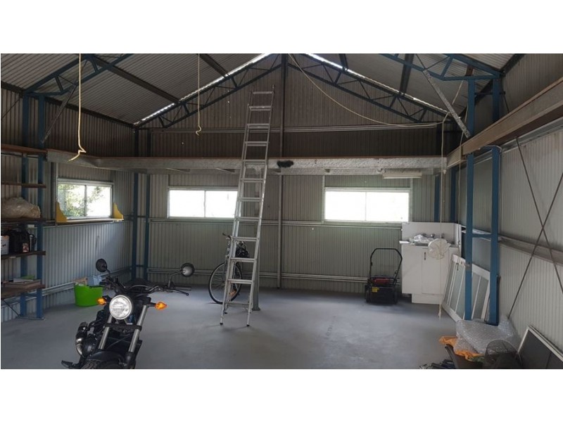 18 Esk Street, Crows Nest QLD 4355