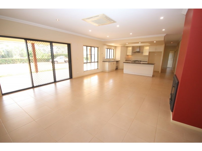20 Bass Street, Cabarlah QLD 4352