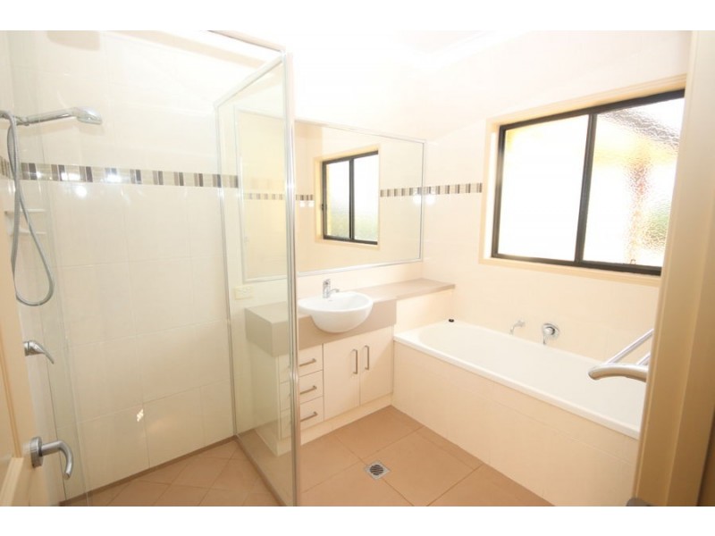 20 Bass Street, Cabarlah QLD 4352