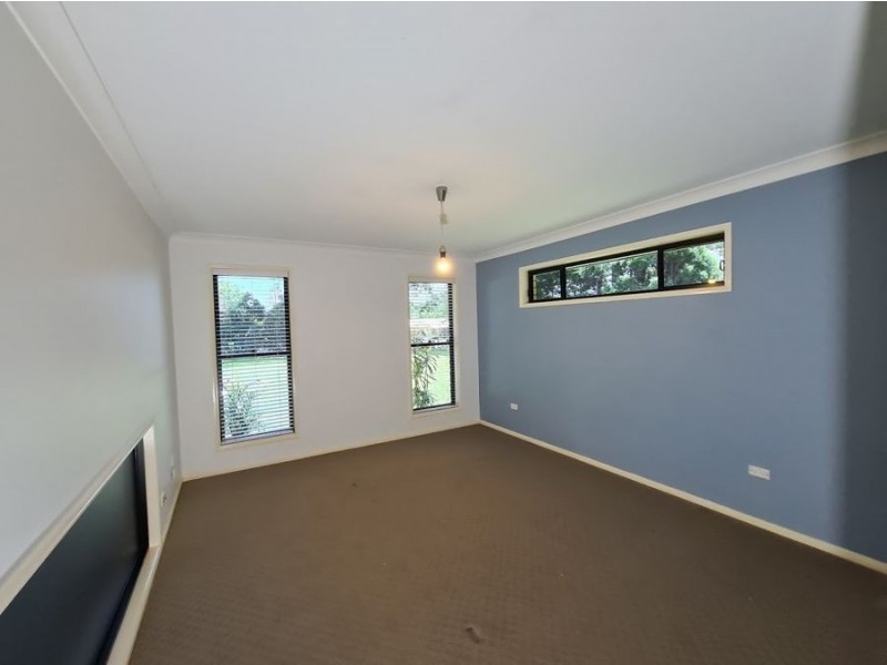 2 Kookaburra Court, Highfields QLD 4352