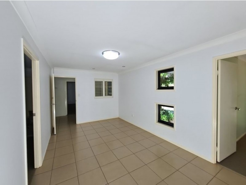 2 Kookaburra Court, Highfields QLD 4352