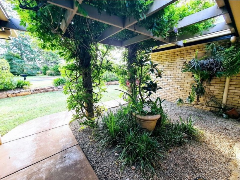 2 Kookaburra Court, Highfields QLD 4352