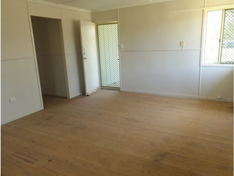 30 Weldon Street, Wandoan QLD 4419