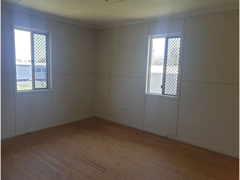 30 Weldon Street, Wandoan QLD 4419