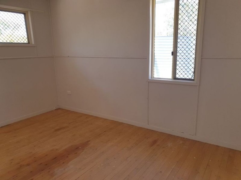 30 Weldon Street, Wandoan QLD 4419