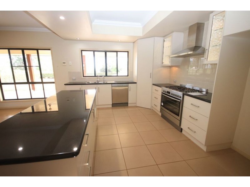 20 Bass Street, Cabarlah QLD 4352