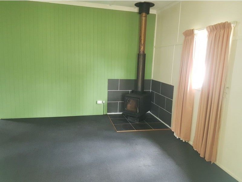 40 South Street, Crows Nest QLD 4355