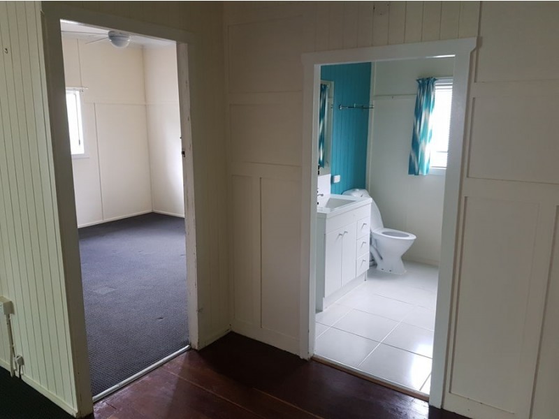 40 South Street, Crows Nest QLD 4355