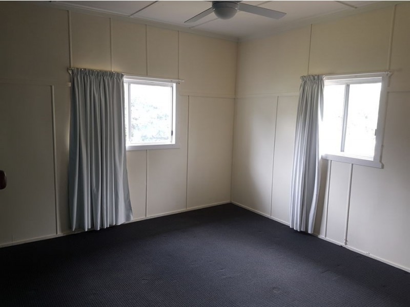 40 South Street, Crows Nest QLD 4355