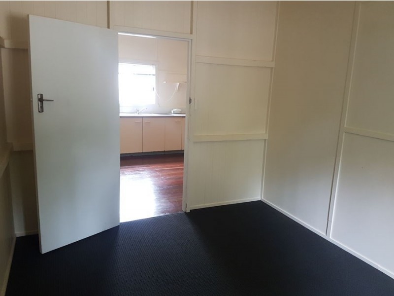 40 South Street, Crows Nest QLD 4355